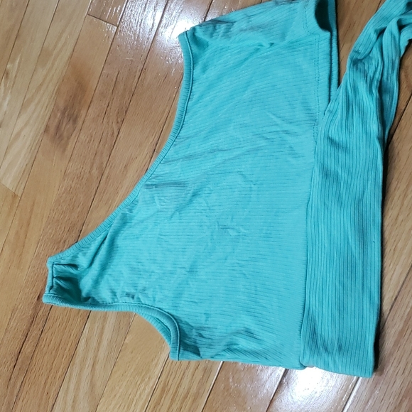 Crop Top XS - Picture 3 of 5